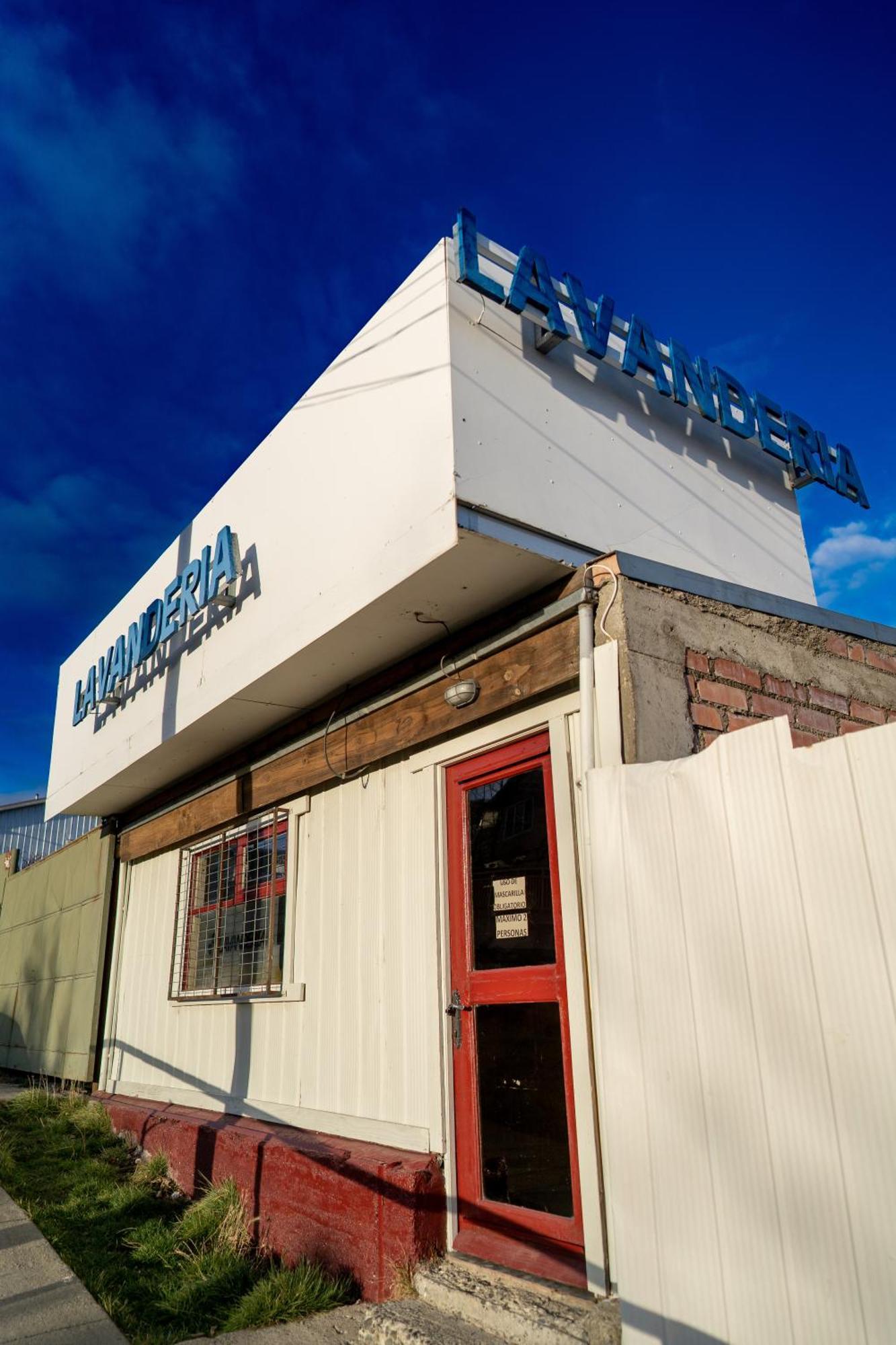 Hostal Alcazar Puerto Natales Exterior photo