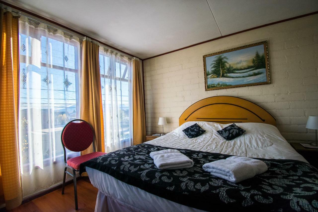 Hostal Alcazar Puerto Natales Exterior photo